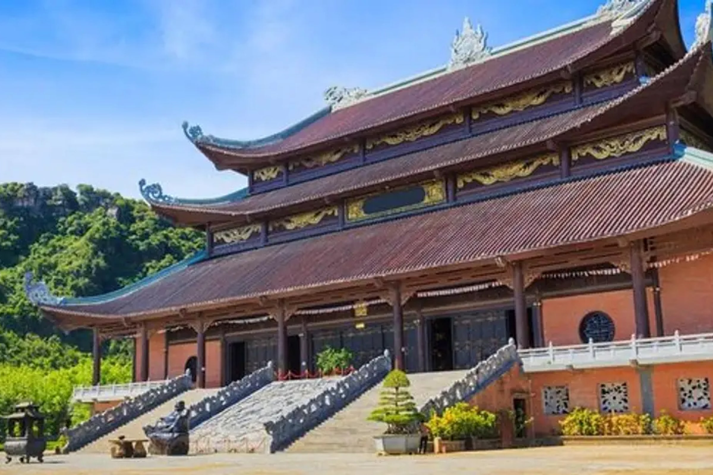 1 Day Luxury Tour in Bai Dinh, Trang An and Mua Cave